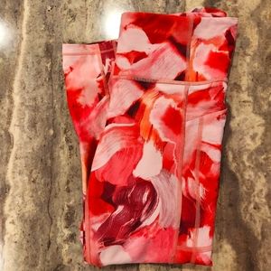 Athleta Bright Pink Floral Ultimate Stash II Capri Legging Size Medium